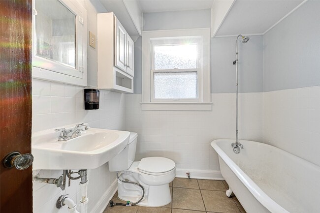 Building Photo - 1707 Sidney St