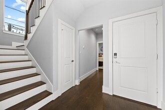 Building Photo - 1565 W 22nd St