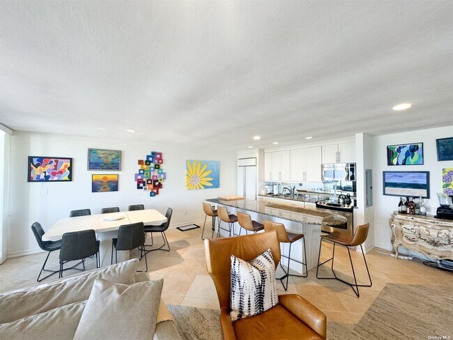 Building Photo - 261 Dune Rd