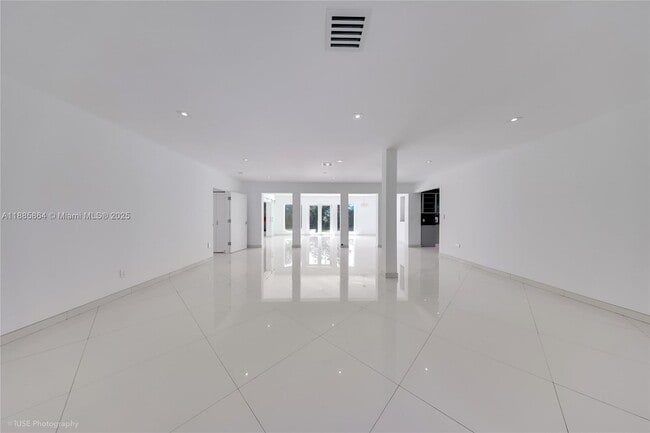Foto del edificio - 850 N Venetian Dr