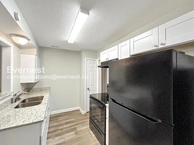 Building Photo - 835 Margo Ln