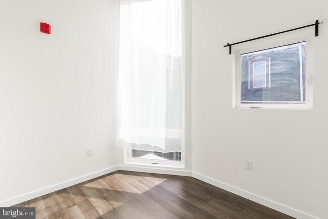 Foto del edificio - 5303 Chester Ave