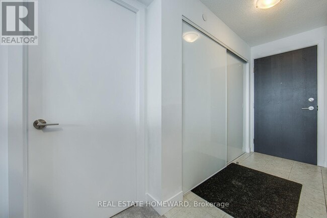 Building Photo - 8 Trent Ave