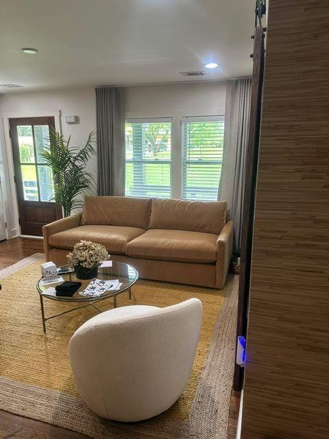 Foto del edificio - 2434 Rockcliff Rd SE