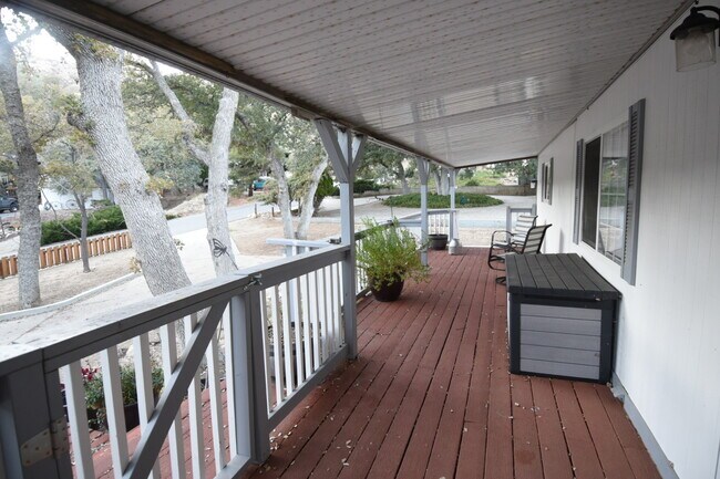 Building Photo - 110 Arnold Springs Dr