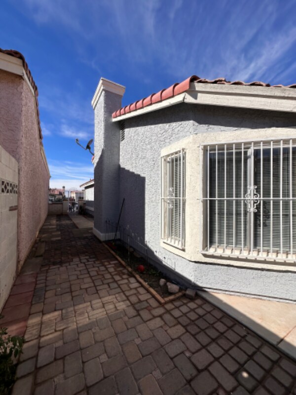 Building Photo - 2278 Sierra Sunrise St
