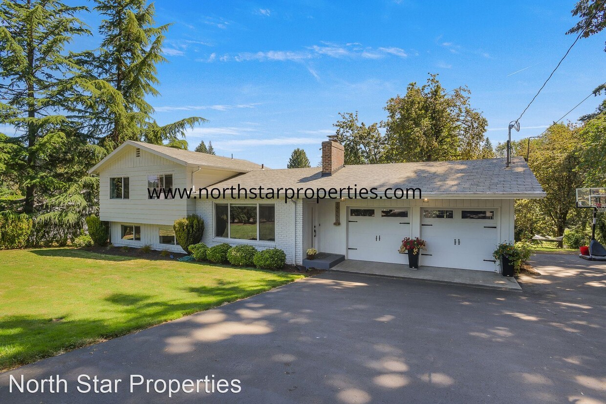 Primary Photo - 3 br, 2 bath House - 19556 Willamette Dr