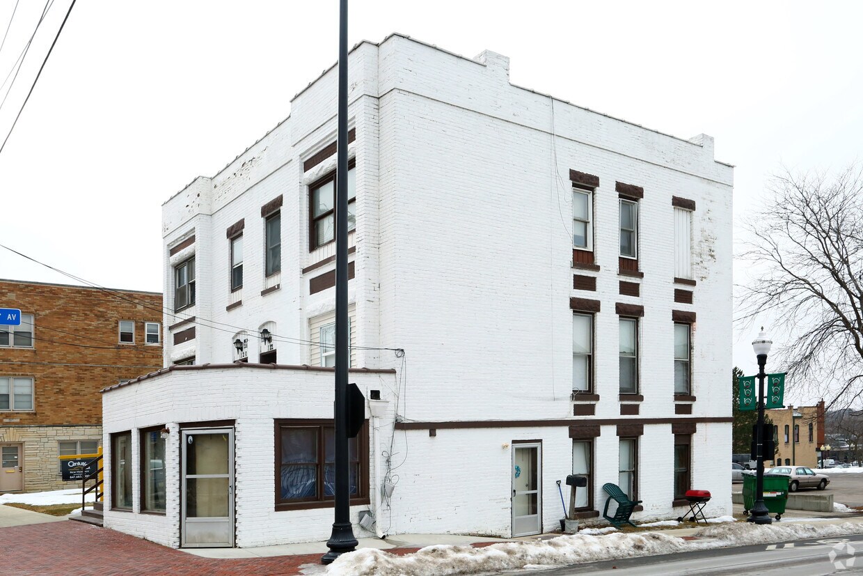 Building Photo - 120-122 N Spring St