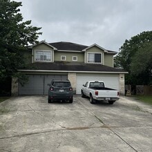 Building Photo - 118 Cedargrove