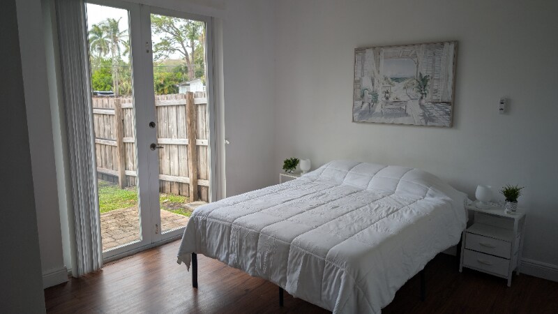 Foto principal - 305 Charley Ave