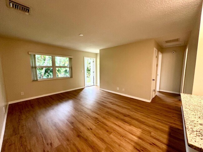 Foto del edificio - 8903 Burma Rd