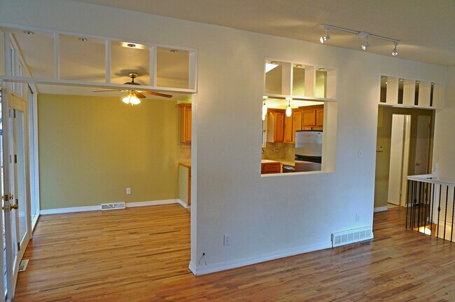 Building Photo - 13680 E Dakota Pl