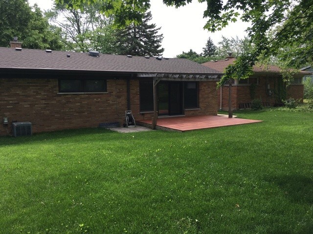 Building Photo - 810 9th Ave