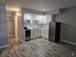 Building Photo - 720 7th Ave N