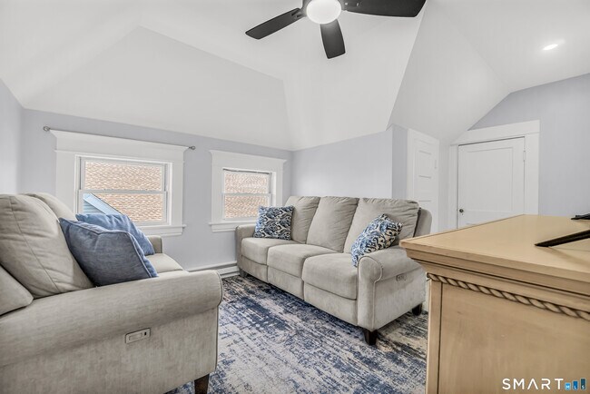 Foto del edificio - 277 Maplewood Ave