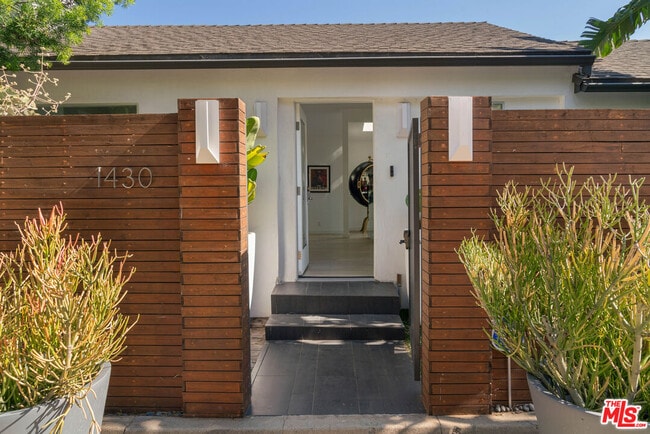 Foto del edificio - 1430 Miller Dr