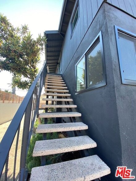 Foto del edificio - 1129 N Westmoreland Ave