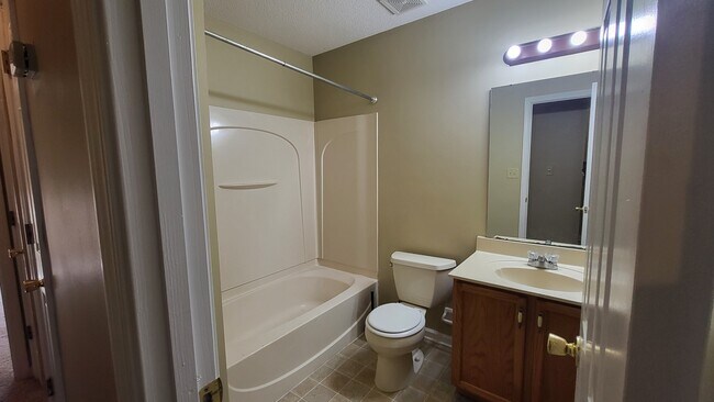 Foto del edificio - 2777 Virginia Woods Pl