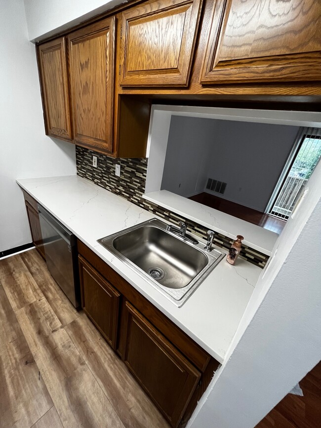 Cocina - 1914 Ravens Crest Dr