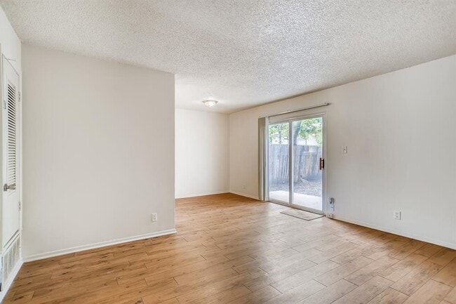 Building Photo - 818 Sahara Ave