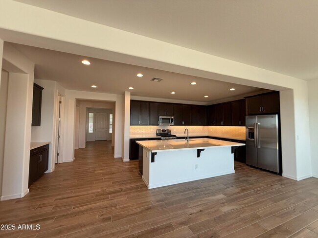 Foto del edificio - 10155 W Columbus Ave