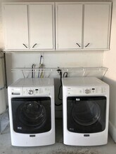 Building Photo - 304 W 4th St