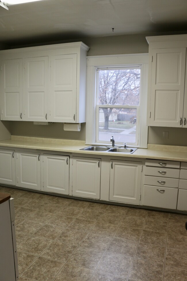 Kitchen - 503 N Broad St