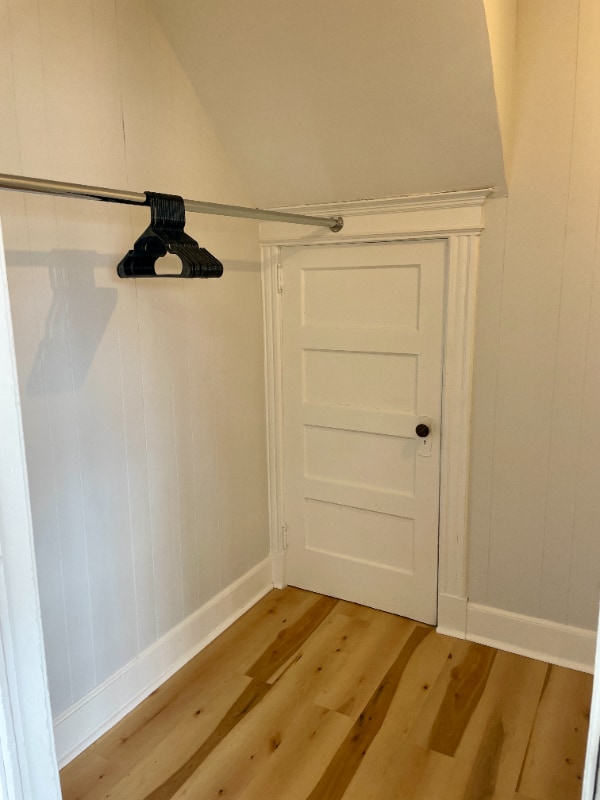 Building Photo - 451 New Park Ave