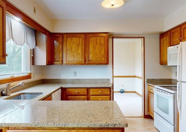 Building Photo - 3167 W 42nd St