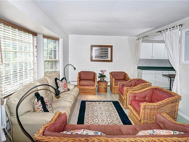 Livingroom - 45 Sunrise Ave