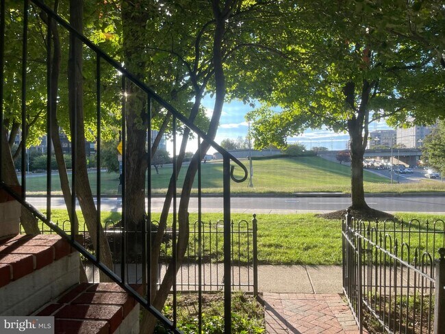 Foto del edificio - 650 9th St SW