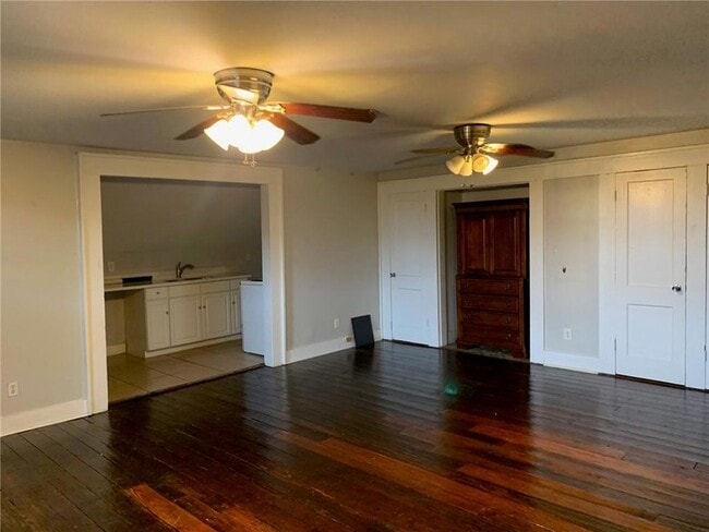 Building Photo - 1566 Annunciation St