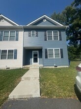 Building Photo - 928 Virginia Ave