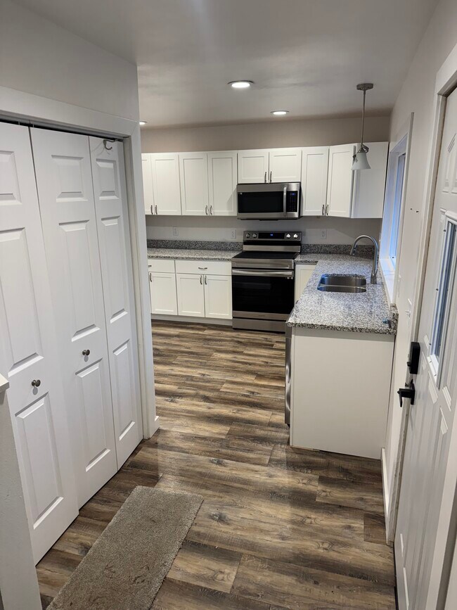 Building Photo - 1411 22nd Ave