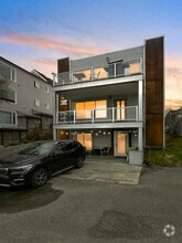 Building Photo - 617 N St