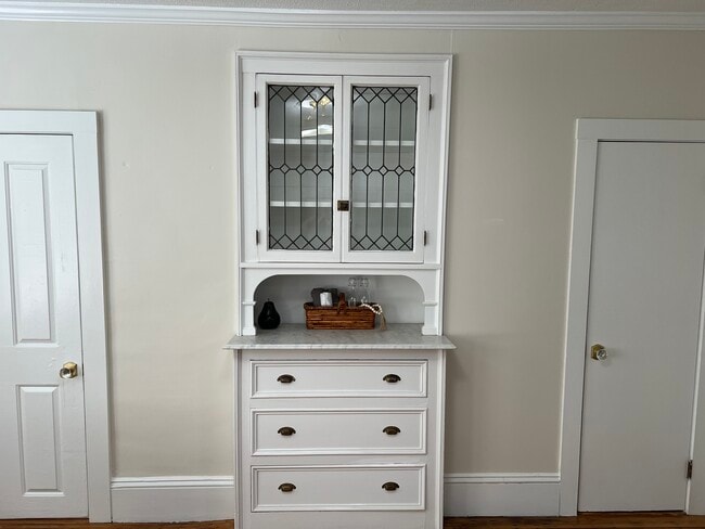 Gorgeous built in with marble top - 101 High St