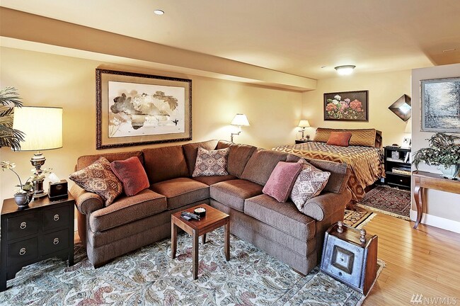 open bedroom and living area - 745 Bellevue Ave E