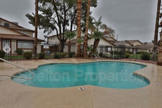 Building Photo - 860 E Brown Rd