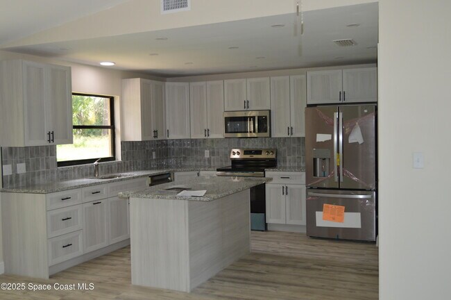 Foto del edificio - 4440 Sherwood Dr