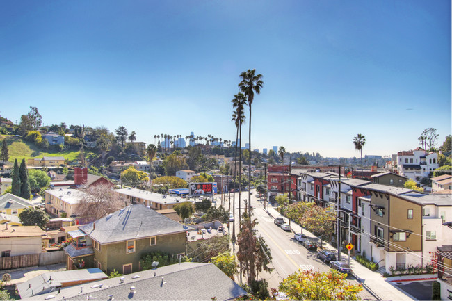 Foto del edificio - EC1 - 1650 Echo Park Apartments