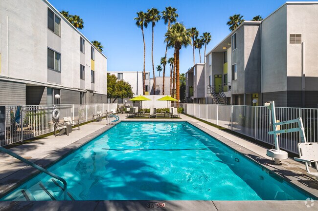 Piscina estilo resort - Latitude 33