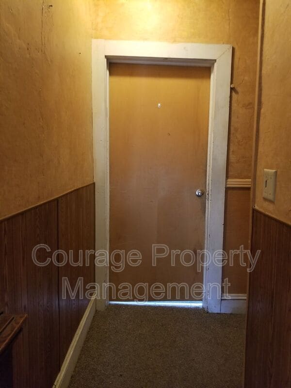 Building Photo - 661 Park Pl