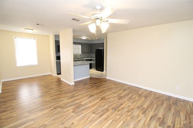 Building Photo - 6565 Kennington Cir