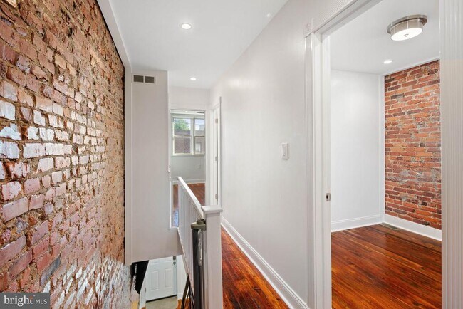 Building Photo - 1713 Stocker St