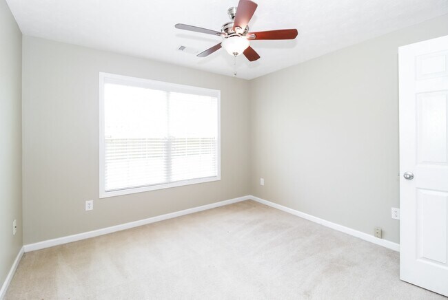 Building Photo - 3385 Gardenside Dr