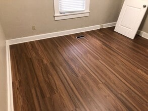 Building Photo - 640 E Call St