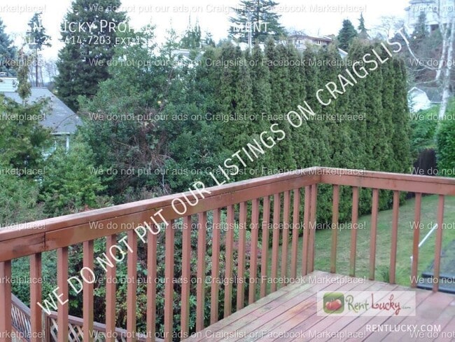 Foto del edificio - 29633 Marine View Dr SW