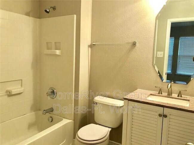 Foto del edificio - 7423 Pineberry Rd
