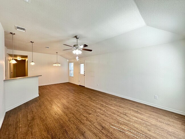 Building Photo - 304 Harley Dr