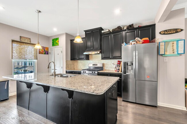Building Photo - 605 Bayside Ct